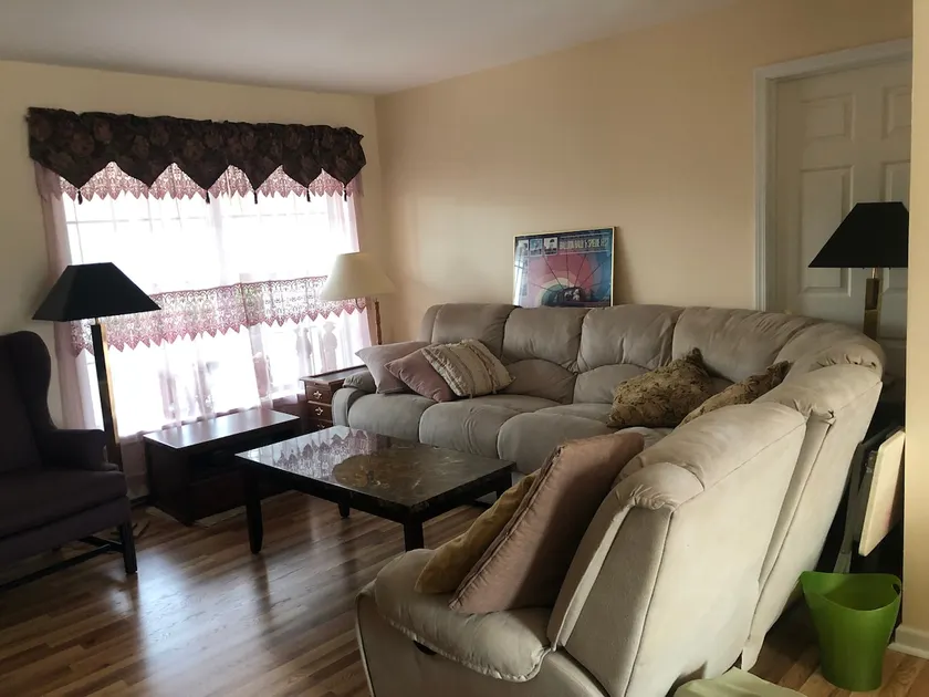 Relaxing, Quiet, Newer Home. - Image 1