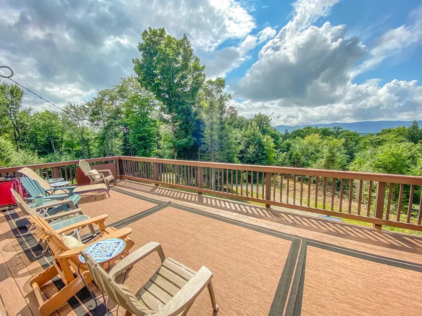 Mountain View Retreat: 5 Mi to MT Snow, Hot Tub - Image 1