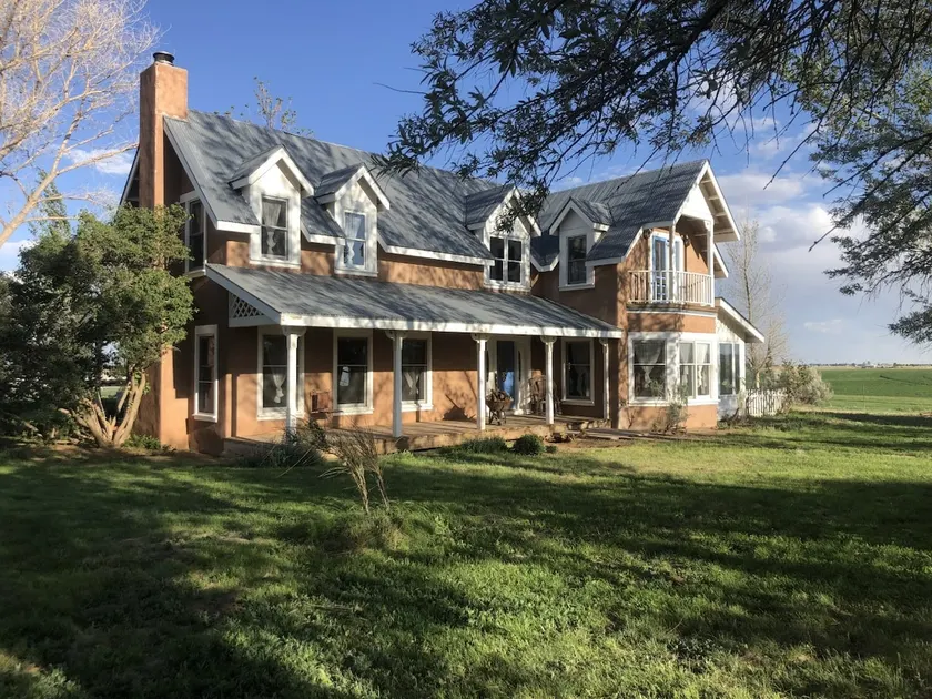 Designer Farmhouse Retreat w Horse Facilities - Image 1