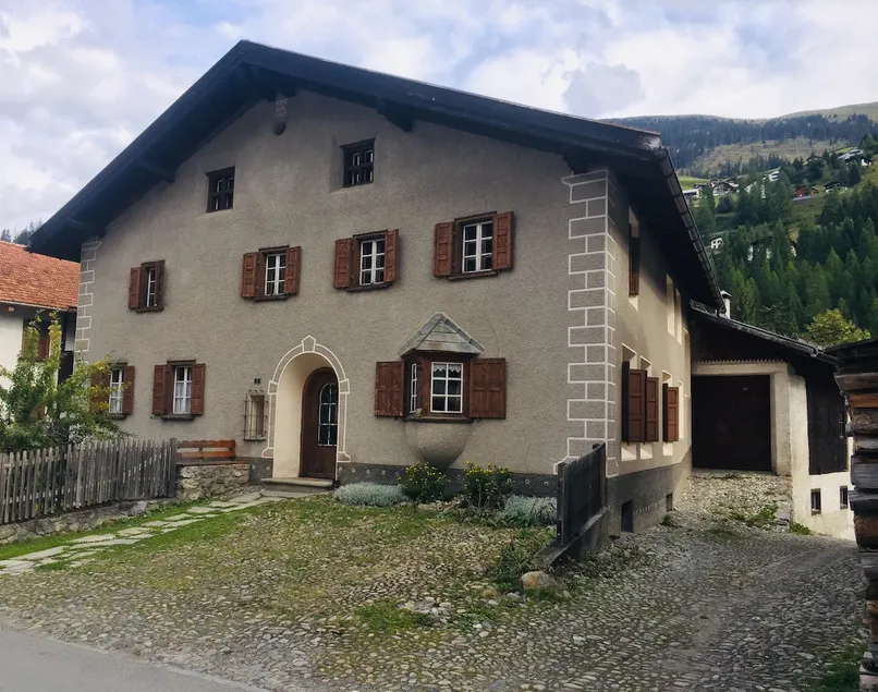 Time out in the middle of Bergün in an old Engadine house - Image 1
