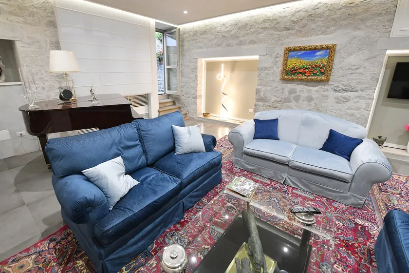 Sapphire Apartment - Image 1
