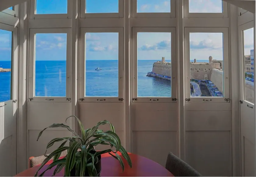 Premium Seafront Valletta 2BR. Stylish, Immaculate & Very Well Equipped - Image 1