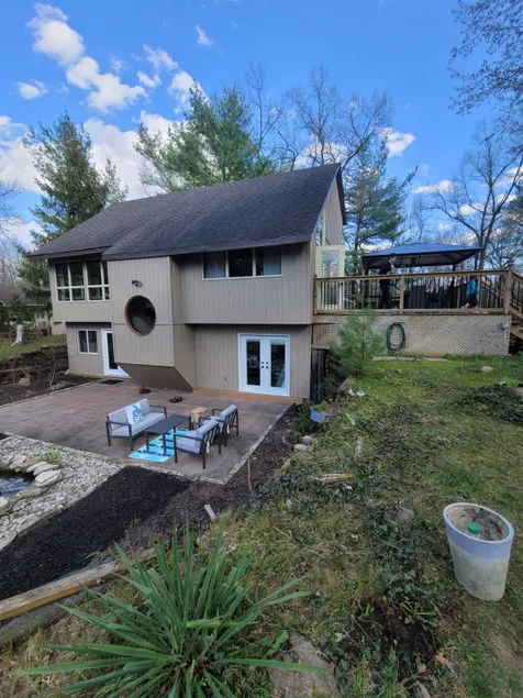 Cozy and Modern Cottage with hot tub and outdoor sauna - Image 1