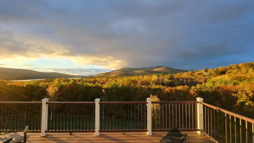 Sunapee Lake & Mountain Views, 6 min. to ski base! - Image 1