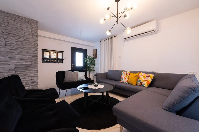 Luna Boutique Apartment - Image 1
