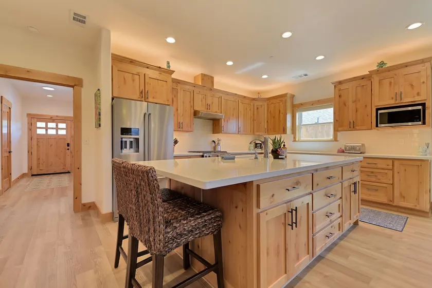All the Amenities - Walk to Murphy's Main Street! - Image 1