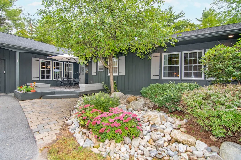 Adirondack 4bed 2bath Cottage close to the village with Hot Tub - Image 1