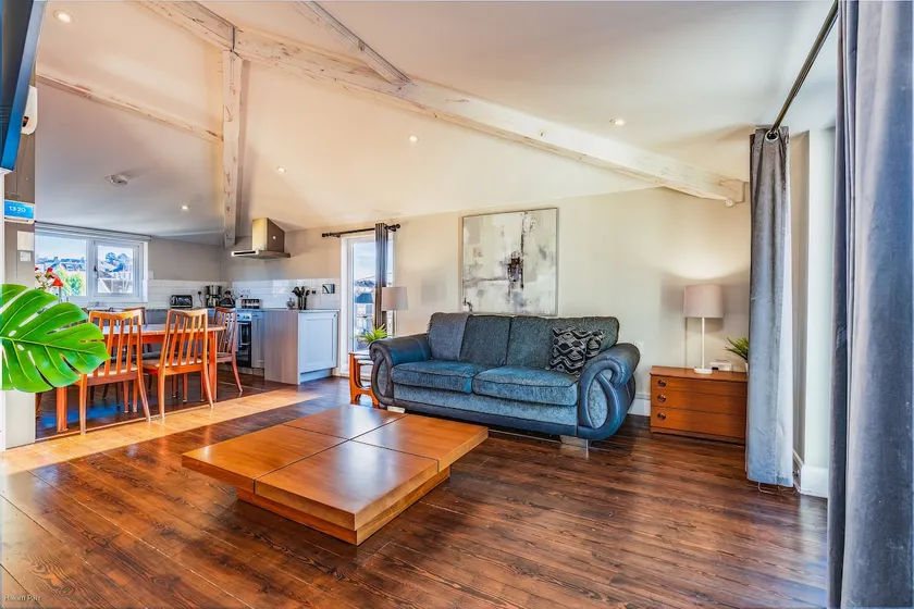Quiet Victorian flat, Gloucester Road, fast wifi - Image 1
