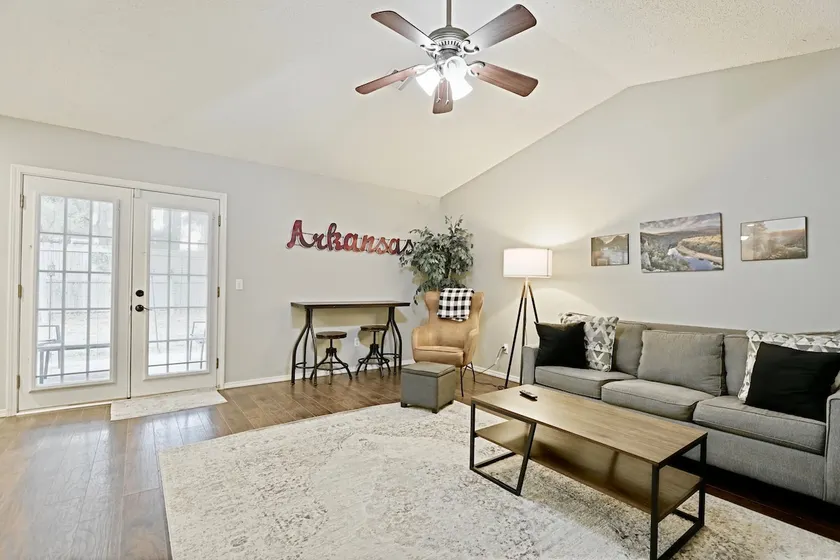 Welcoming 3 bed near UofA, trails, & Dickson! - Image 1