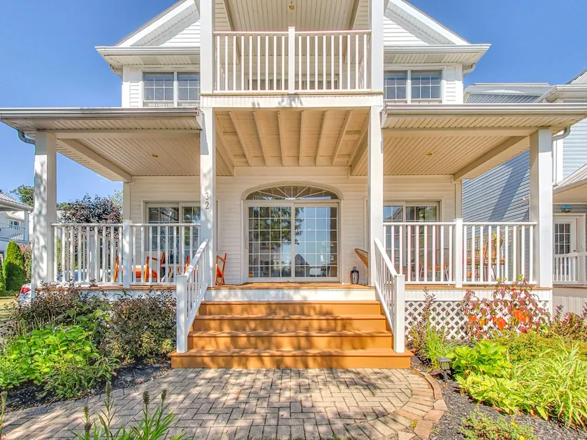 Crystal Beach Waterfront Beach House - Image 1