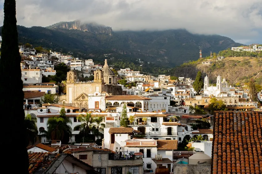 Beautiful family apartment in the historic center of Taxco, with a terrace and a spectacular panoramic view. - Image 1
