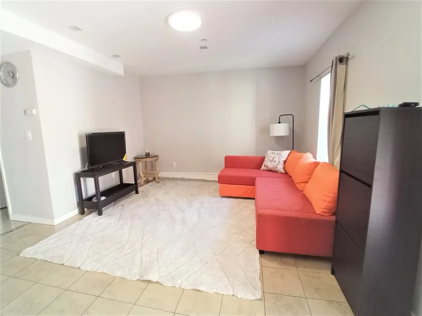 Cozy Unit A in Central Albany - Image 1