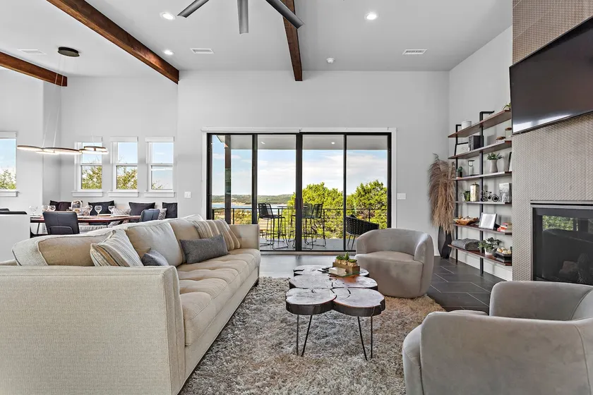 Lake Travis Views | Modern | Golf | Boat Rental - Image 1