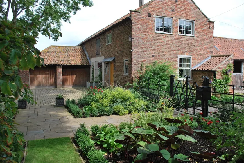 Moxby Priory Cottage - Image 1