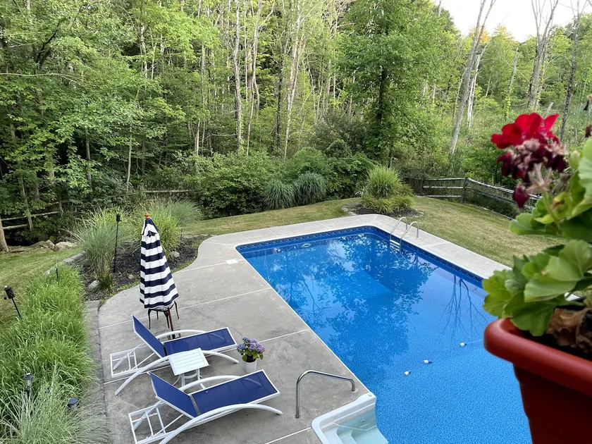 Chalet w/ Hot Tub, Bar & Game Room– 1 Hr from NYC! - Image 1