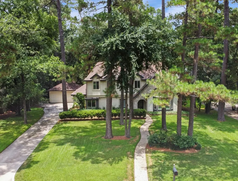 Villa w/ Pool & 2 King Rooms 15 min from Woodlands - Image 1