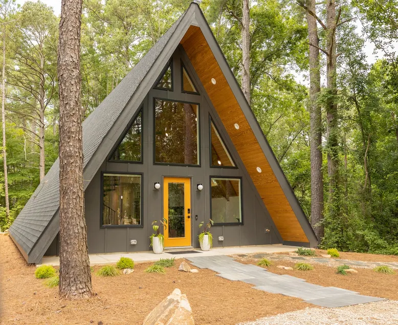 The Hillside Chalet! w/Fire Pit! - Image 1