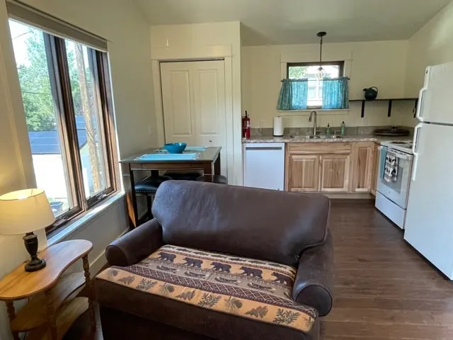 Meadowlark Suite - Image 1
