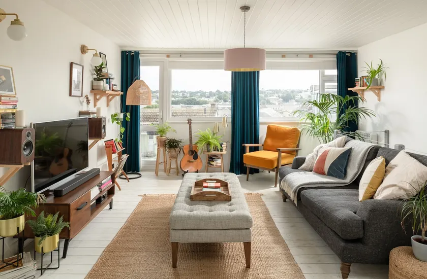 Central Truro house with parking - Image 1