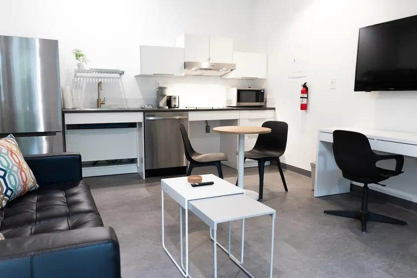 The Rosalie Suite 3, Steps from Norfolks Hospitals - Image 1
