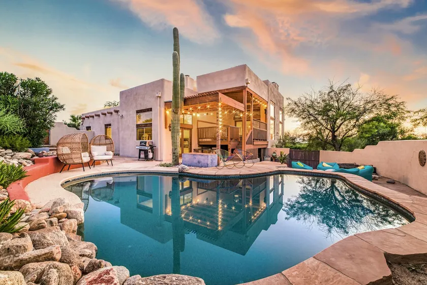 Entertainment Paradise: Private Pool, Games & More - Image 1