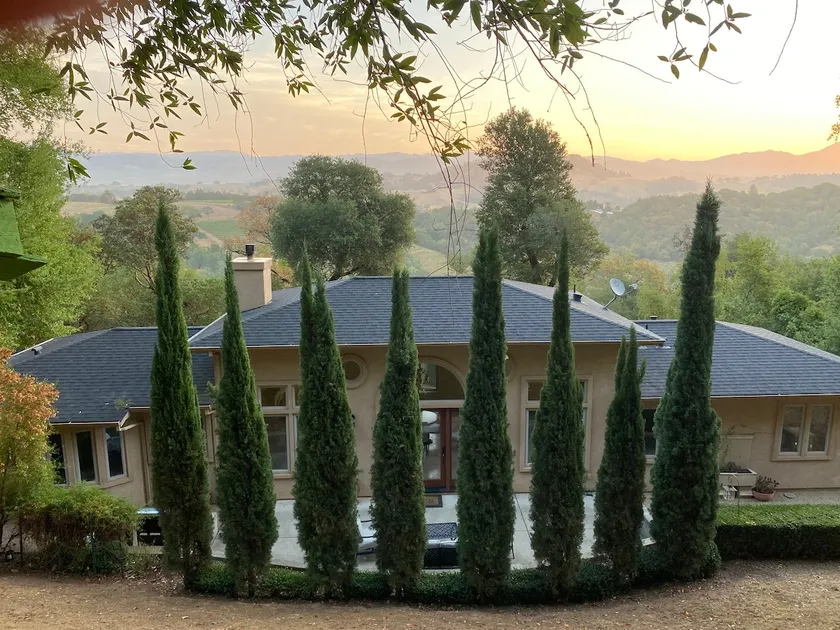 Hilltop Villa with Sweeping Views & Trail Access - Image 1