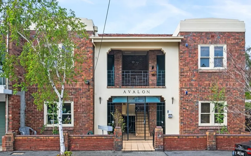Awesome Albert Park Art Deco Gem 2 Bedroom Bevan 2 - Image 1