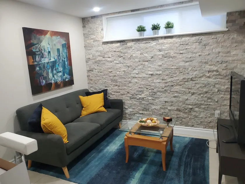 Cozy One Bedroom in Toronto - Walk to Subway - Image 1