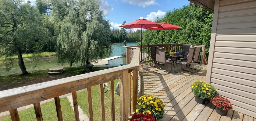 Family Cottage On Quiet Lake w/ Shallow Entry - Image 1