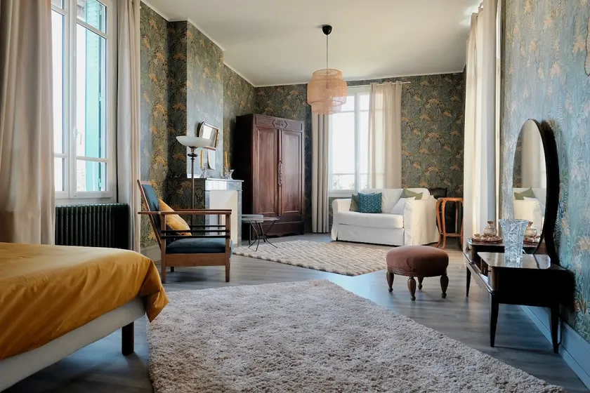 Spacious independent apartment in a house - Image 1