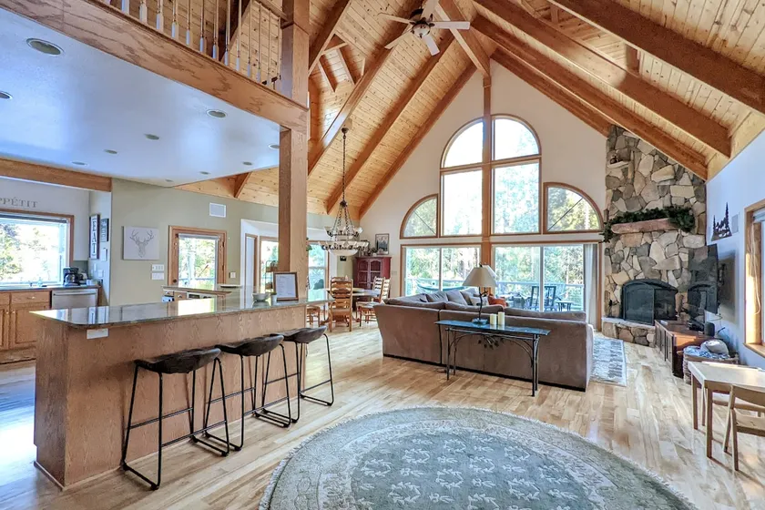*BLUEBIRD RIDGE* POOL TBL, HUGE DECK, KID FRIENDLY - Image 1