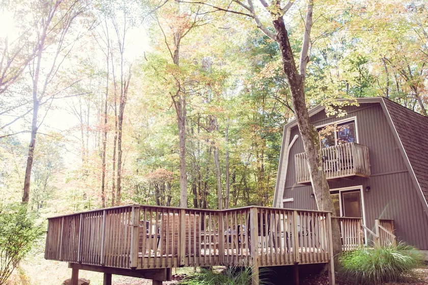 Mountain Woods Getaway—Fire Pit, Deck, Creek - Image 1