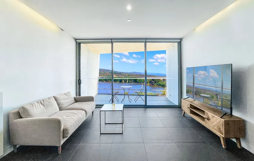 Lake View City Apartment, Night life, ANU - Image 1