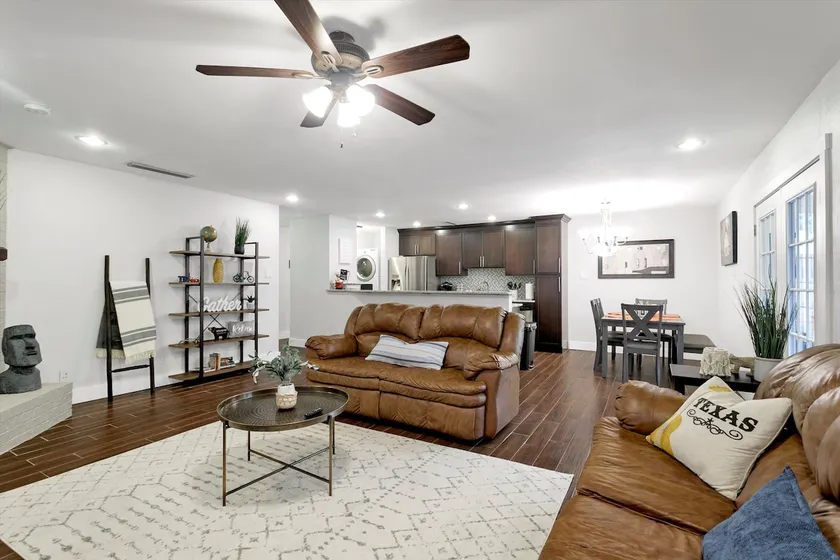 🤩 Stunning Flower Mound Retreat, sleeps 7 - Image 1