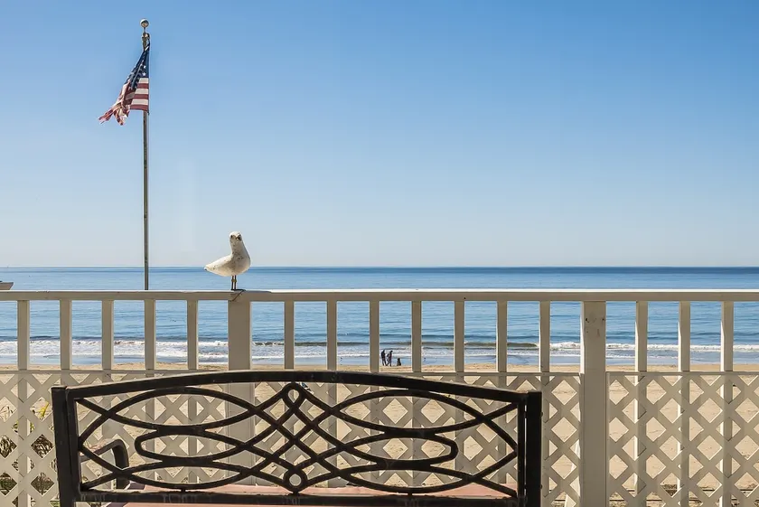 Breathtaking Beach Front House - Steps to the Sand - Image 1
