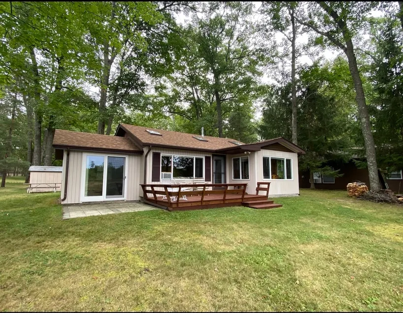 Adorable 2 bedroom cabin on private lake! - Image 1