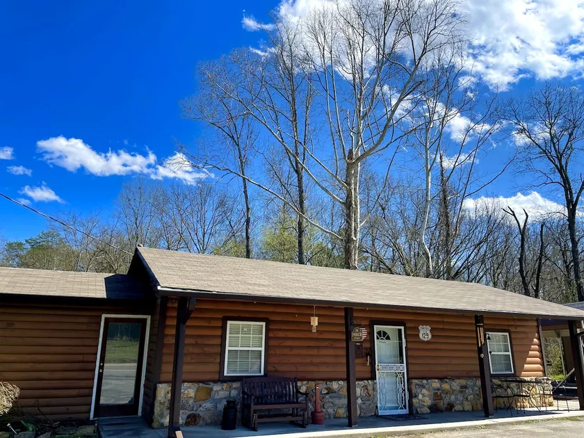 NEW- THE DRAGON CABIN-US 129-SMOKY MOUNTAINS - Image 1