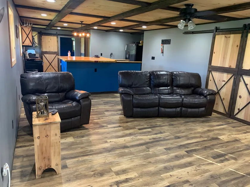 BarndoMINium in the middle of Moco! - Image 1