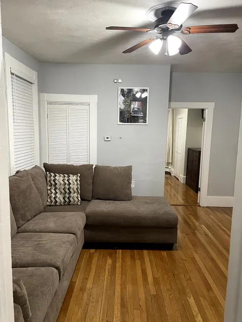 Newly renovated 3 bedroom 10 mins from downtown - Image 1