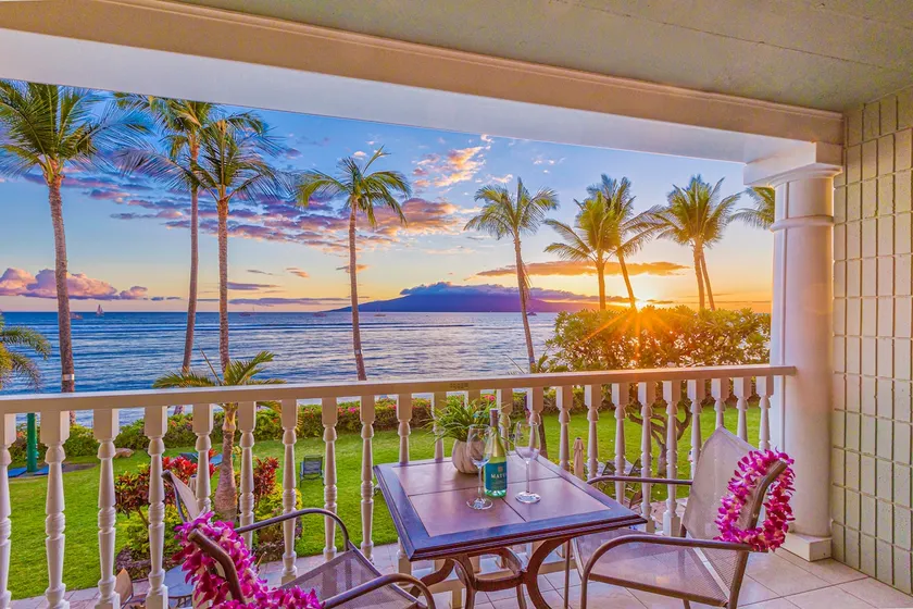 Ocean View Beach Front Condo- Downtown Lahaina - Image 1