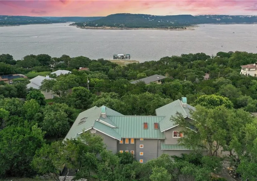 Luxury Lake Travis Retreat with Pool, Hot Tub & Stunning Views - Image 1