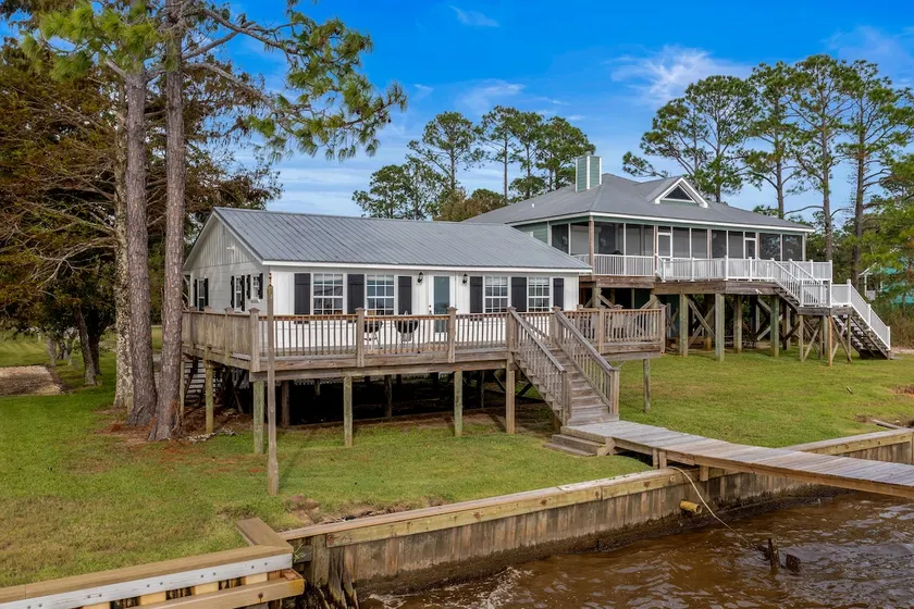Charming Bayfront Getaway - Private Pier - Image 1