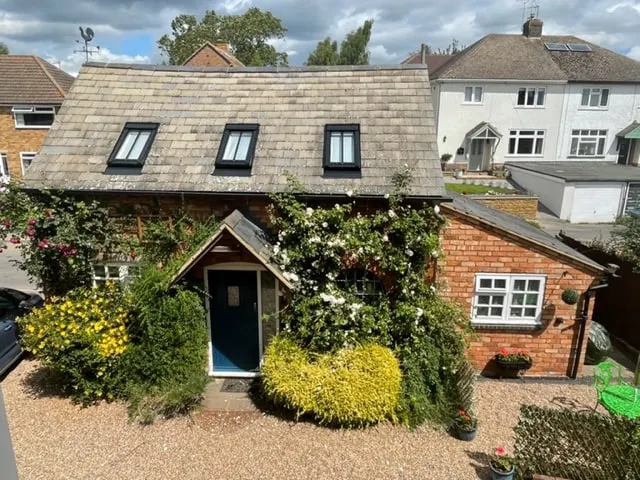 One bedroom converted dairy in Willoughby - Image 1