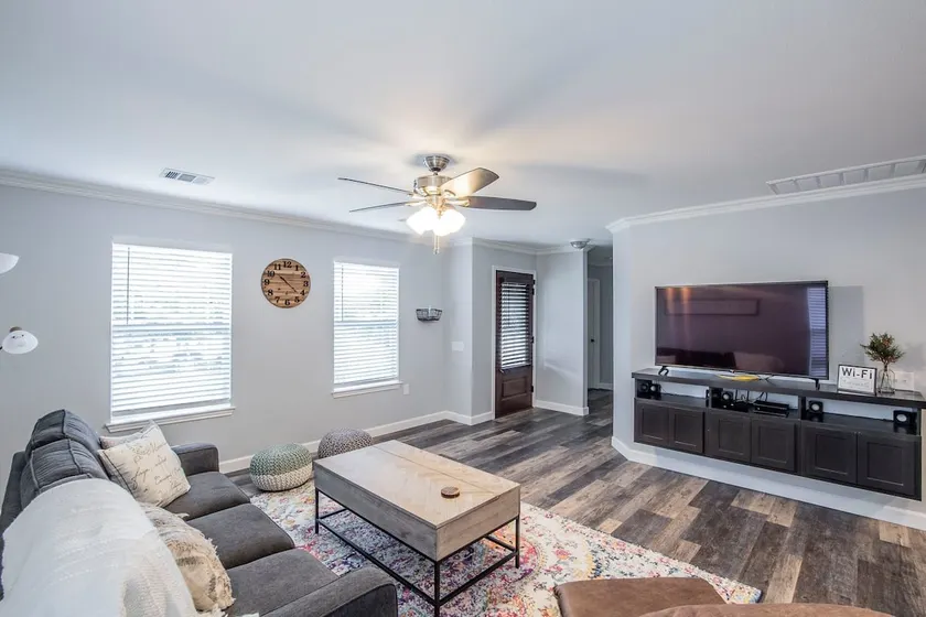 Newly Minted Bungalow, near Austin - Image 1