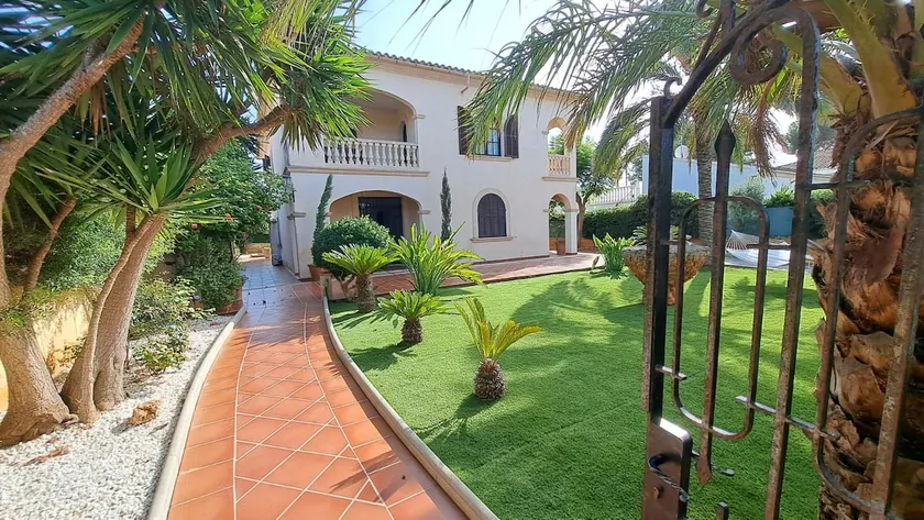 Villa Lainez - Picturesque villa with pool - Image 1