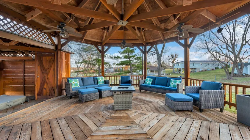 Spacious 6BR Retreat | Near I-64 & Weddings - Image 1