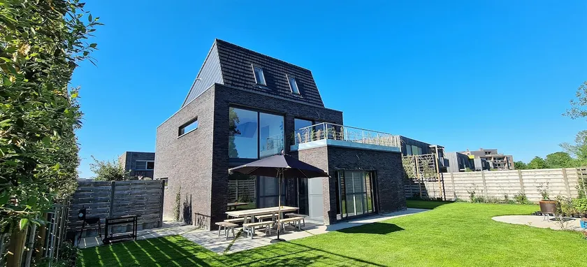 Luxury family home in Ypres. - Image 1