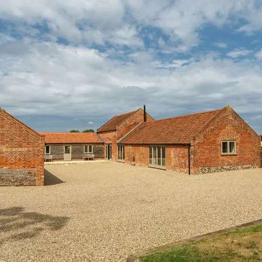 Stunning Barn Conversion - Image 1