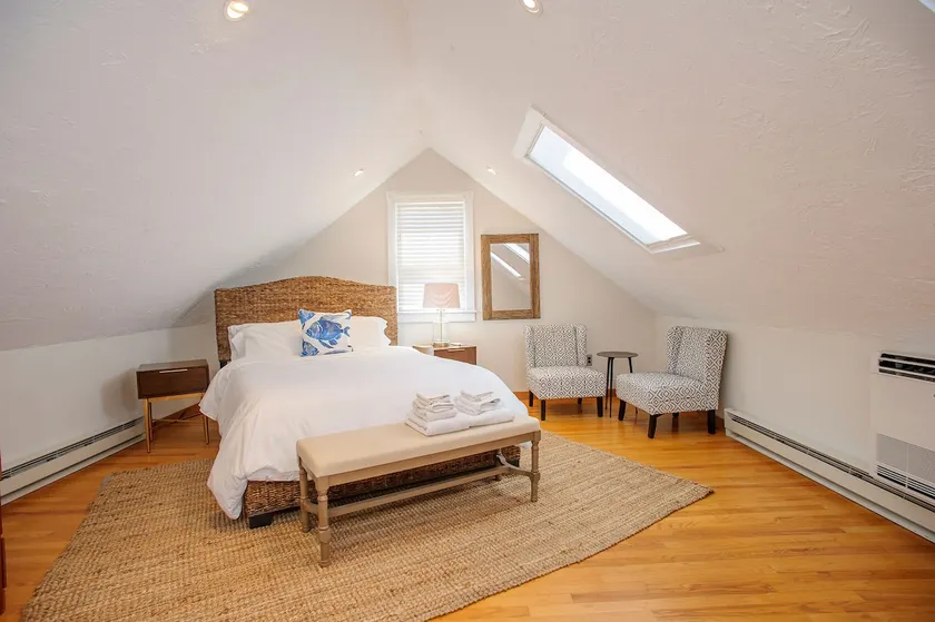 Relaxing Island Retreat, Cozy Cottage, Lamberts Cove Beach Access! - Image 1