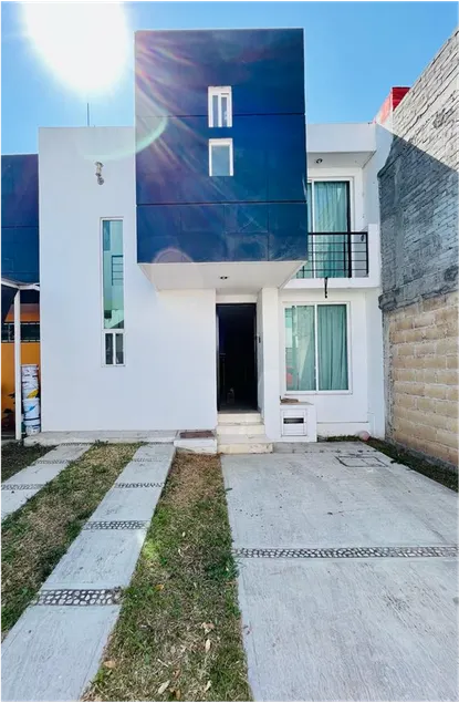Private house behind CU - Image 1